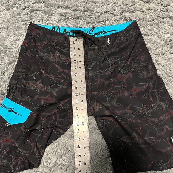 New with Tags Maui and Sons Shark Board Shorts Swim Retro Men’s 34 - Picture 4 of 9